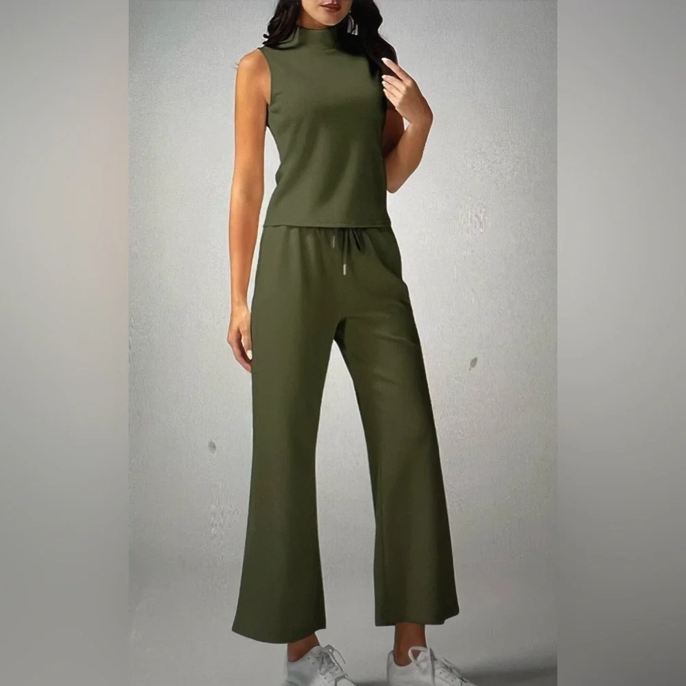 Sleeveless Two Piece Outfit - Picture 1 of 6